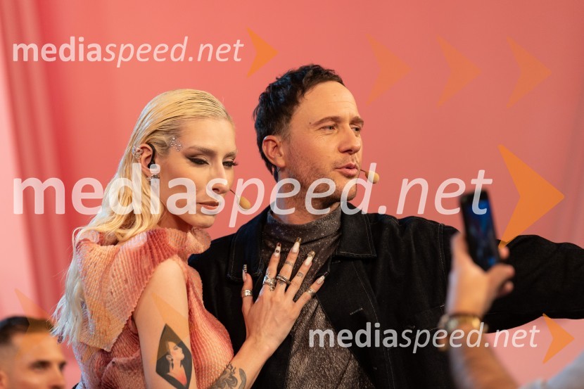  Sara Briški Cirman - Raiven, pevka, harfistka;  Klemen Slakonja, igralec, komik in TV voditeljKlemen Slakonja je zmagovalec izbora EMA 2025