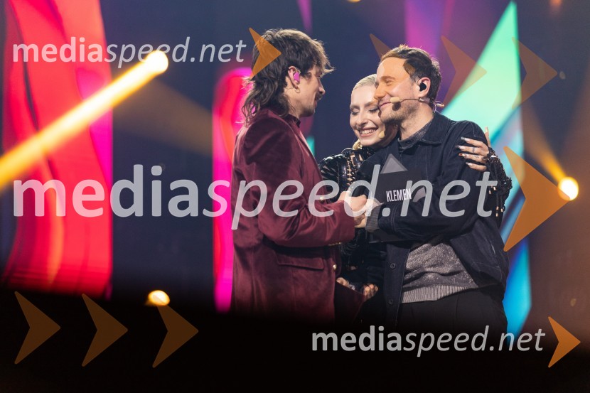  Gregor  Strasbergar, glasbena skupina MRFY;  Sara Briški Cirman - Raiven, pevka, harfistka;  Klemen Slakonja, igralec, komik in TV voditeljKlemen Slakonja je zmagovalec izbora EMA 2025