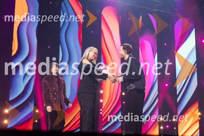  Gregor  Strasbergar, glasbena skupina MRFY;  Ksenija Horvat, odgovorna urednica UPE Informativni program RTV SLO;  Klemen Slakonja, igralec, komik in TV voditeljKlemen Slakonja je zmagovalec izbora EMA 2025