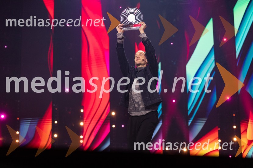  Klemen Slakonja, igralec, komik in TV voditeljKlemen Slakonja je zmagovalec izbora EMA 2025