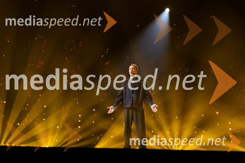  Klemen Slakonja, igralec, komik in TV voditeljKlemen Slakonja je zmagovalec izbora EMA 2025