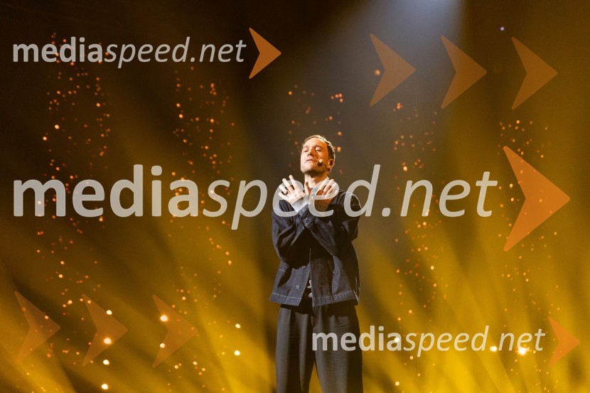  Klemen Slakonja, igralec, komik in TV voditeljKlemen Slakonja je zmagovalec izbora EMA 2025