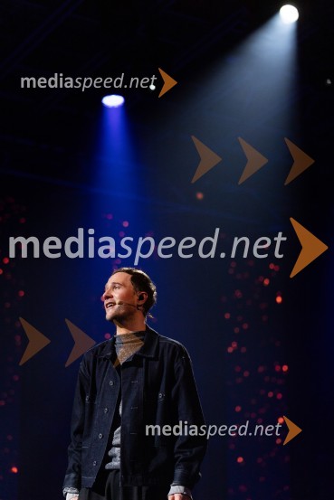  Klemen Slakonja, igralec, komik in TV voditeljKlemen Slakonja je zmagovalec izbora EMA 2025