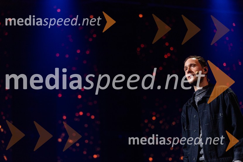  Klemen Slakonja, igralec, komik in TV voditeljKlemen Slakonja je zmagovalec izbora EMA 2025