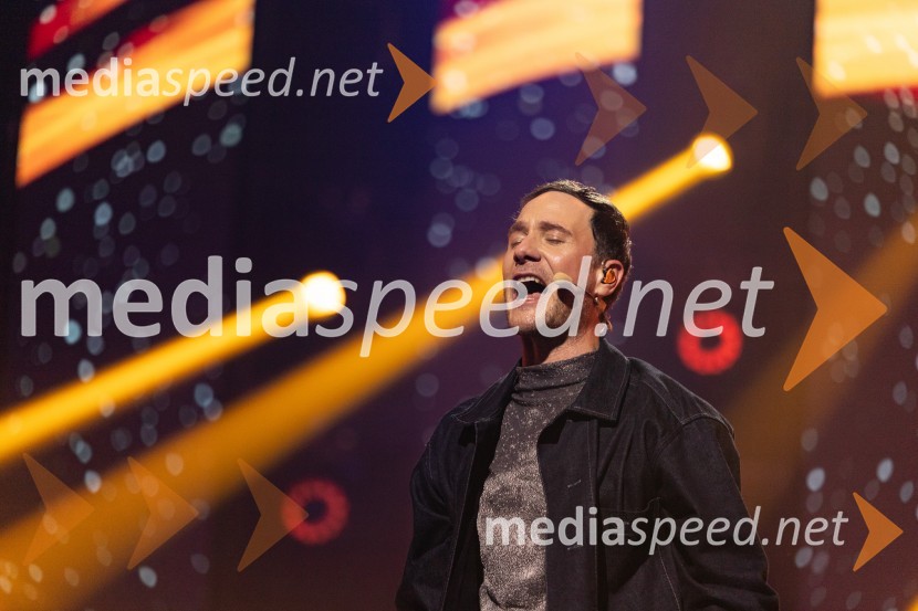  Klemen Slakonja, igralec, komik in TV voditeljKlemen Slakonja je zmagovalec izbora EMA 2025