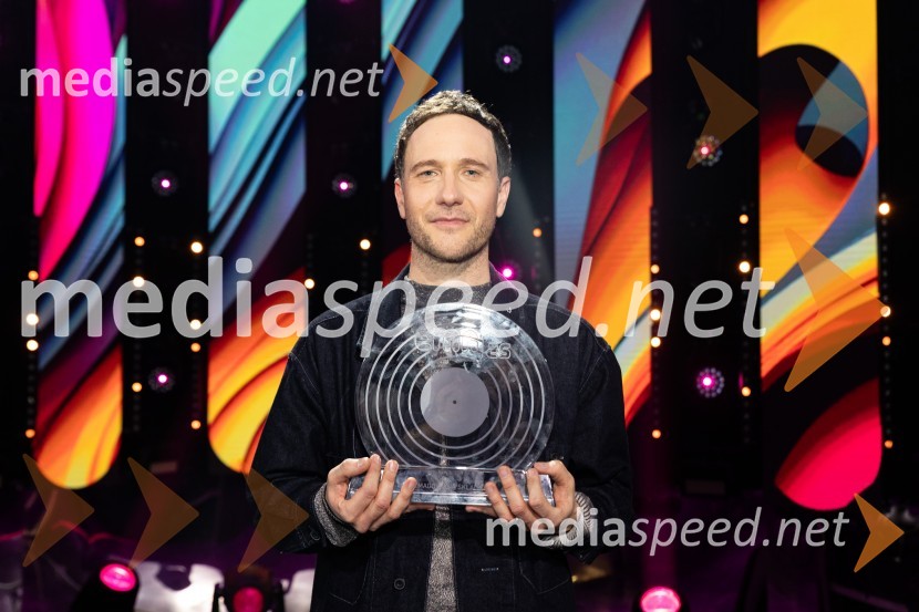  Klemen Slakonja, igralec, komik in TV voditeljKlemen Slakonja je zmagovalec izbora EMA 2025