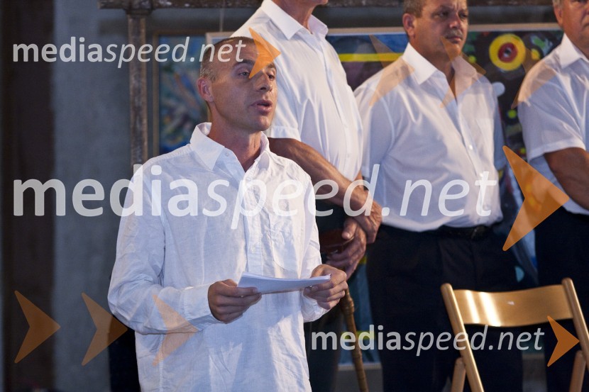 Kamilo Lorenci, voditelj dogodkaDarfur – vojna za vodo, otvoritev prodajne razstave slik slovenskih umetnikov