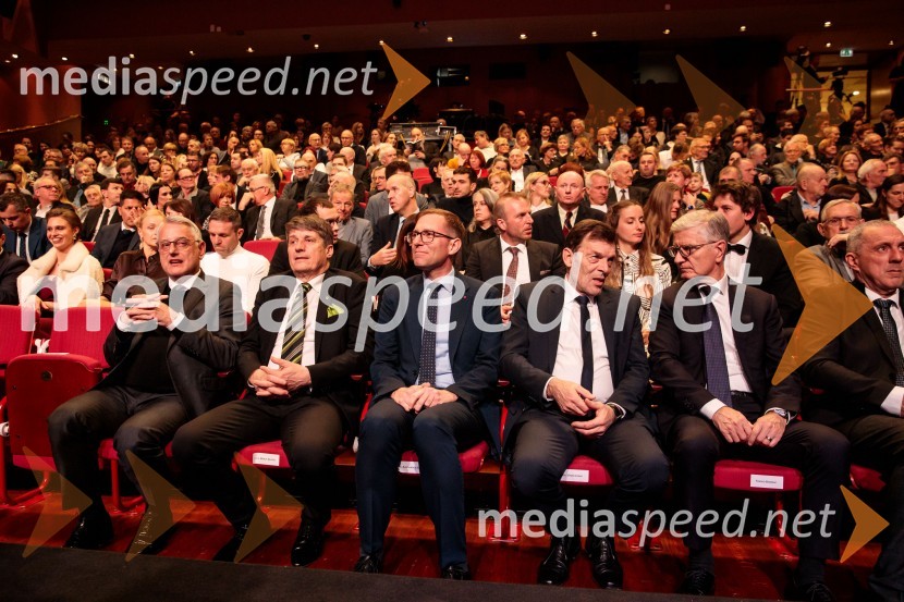  Matjaž Han, minister za gospodarstvo, turizem in šport; mag. Borut Sajovic, minister za obrambo RS;  ... ; dr. Vinko Logaj, minister za vzgojo in izobraževanje;  Franjo Bobinac, predsednik, Olimpijski komite Slovenije60. podelitev Bloudkovih priznanj za leto 2024