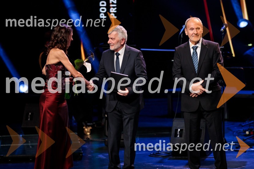  Petra Tramte,  vodja, Sektor za razvoj in programe športa;  Savo Strmole;  Viktor Grošelj, predsednik Odbora za podeljevanje Bloudkovih priznanj60. podelitev Bloudkovih priznanj za leto 2024