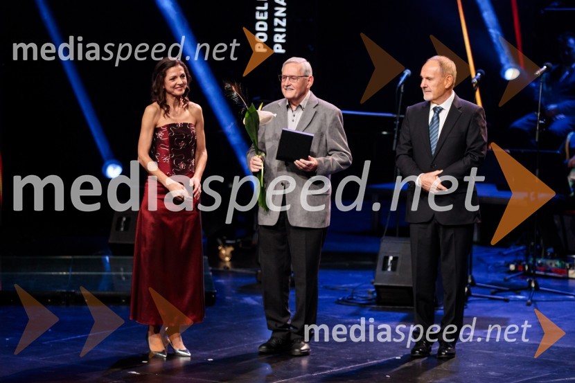  Petra Tramte,  vodja, Sektor za razvoj in programe športa;  Jože Stvarnik;  Viktor Grošelj, predsednik Odbora za podeljevanje Bloudkovih priznanj60. podelitev Bloudkovih priznanj za leto 2024