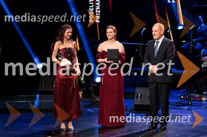  Petra Tramte,  vodja, Sektor za razvoj in programe športa;  Manca Smrekar, paraplezalka;  Viktor Grošelj, predsednik Odbora za podeljevanje Bloudkovih priznanj60. podelitev Bloudkovih priznanj za leto 2024