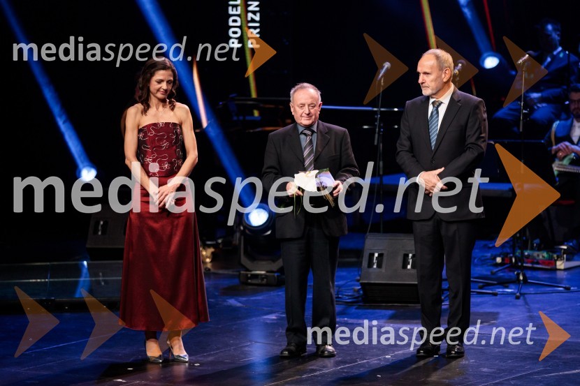  Petra Tramte,  vodja, Sektor za razvoj in programe športa;  Janez Mohorčič;  Viktor Grošelj, predsednik Odbora za podeljevanje Bloudkovih priznanj60. podelitev Bloudkovih priznanj za leto 2024