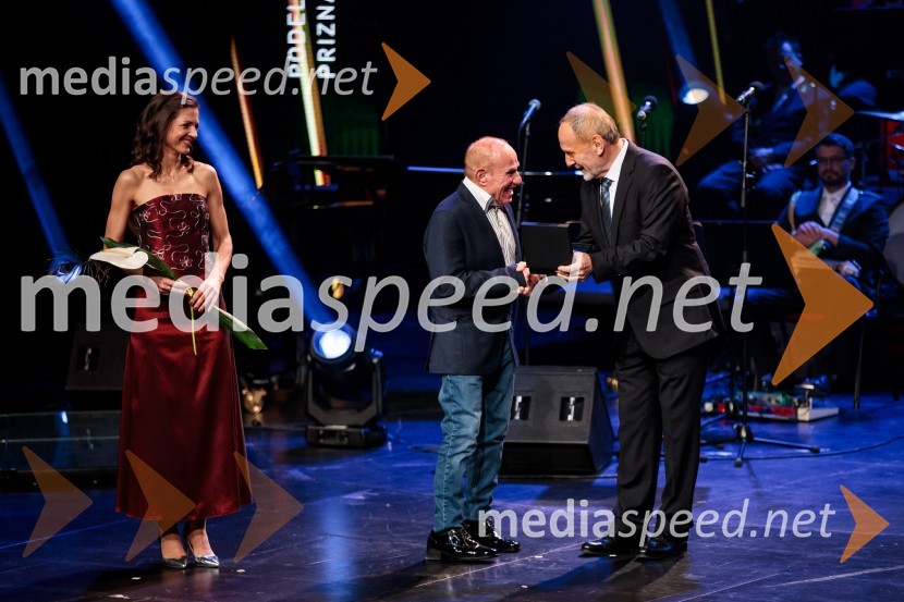  Petra Tramte,  vodja, Sektor za razvoj in programe športa;  Franci Koglot, dr.med.;  Viktor Grošelj, predsednik Odbora za podeljevanje Bloudkovih priznanj60. podelitev Bloudkovih priznanj za leto 2024