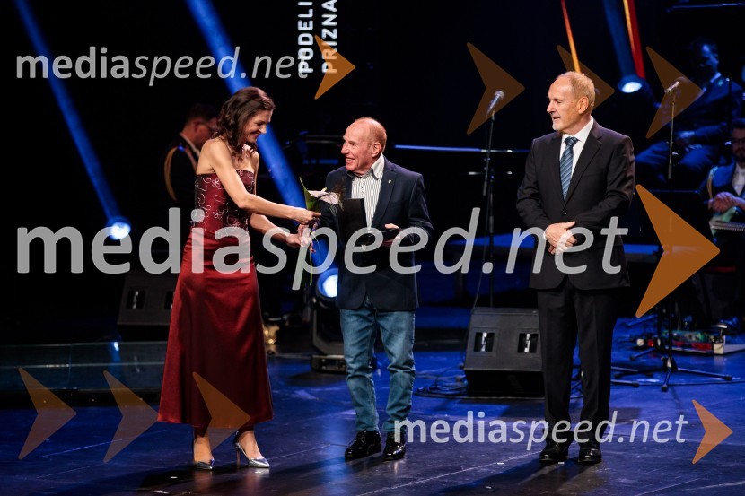  Petra Tramte,  vodja, Sektor za razvoj in programe športa;  Franci Koglot, dr.med.;  Viktor Grošelj, predsednik Odbora za podeljevanje Bloudkovih priznanj60. podelitev Bloudkovih priznanj za leto 2024