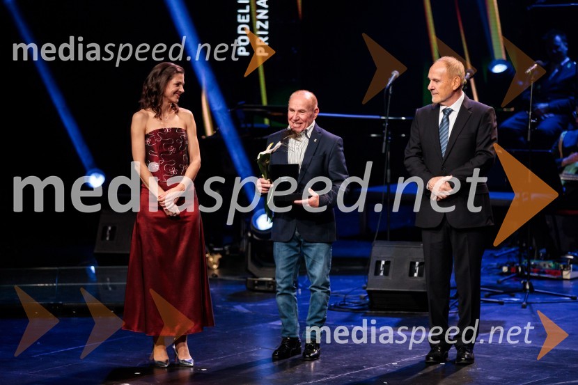  Petra Tramte,  vodja, Sektor za razvoj in programe športa;  Franci Koglot, dr.med.;  Viktor Grošelj, predsednik Odbora za podeljevanje Bloudkovih priznanj60. podelitev Bloudkovih priznanj za leto 2024