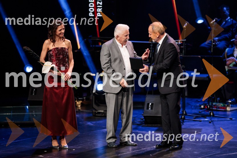  Petra Tramte,  vodja, Sektor za razvoj in programe športa;  Žiga Lin Hočevar, kanuist na divjih vodah;  Janez Dovč, glasbenik60. podelitev Bloudkovih priznanj za leto 2024