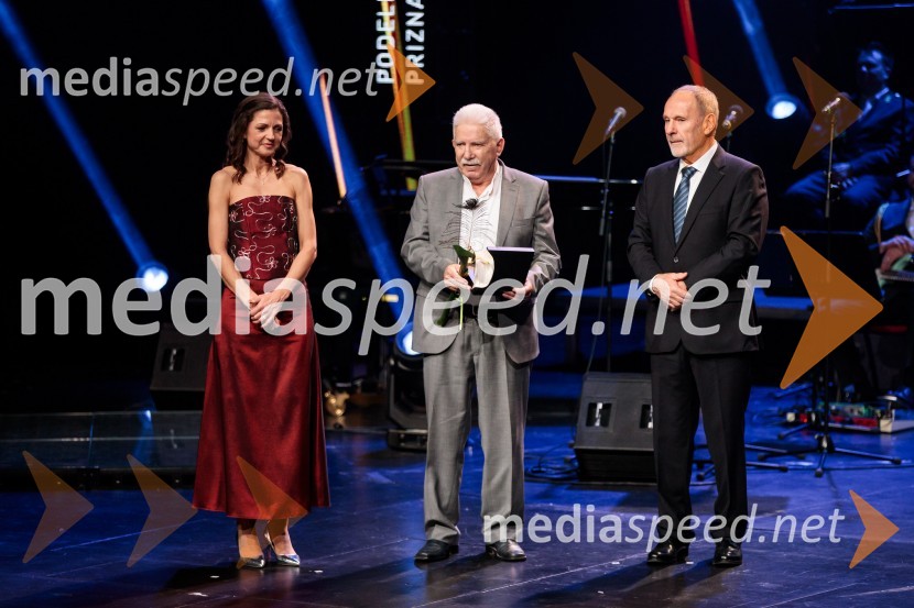  Petra Tramte,  vodja, Sektor za razvoj in programe športa;  Žiga Lin Hočevar, kanuist na divjih vodah;  Viktor Grošelj, predsednik Odbora za podeljevanje Bloudkovih priznanj60. podelitev Bloudkovih priznanj za leto 2024