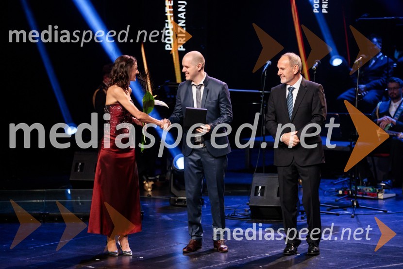  Petra Tramte,  vodja, Sektor za razvoj in programe športa;  Luka Lenič, šahovski igralec;  Viktor Grošelj, predsednik Odbora za podeljevanje Bloudkovih priznanj60. podelitev Bloudkovih priznanj za leto 2024