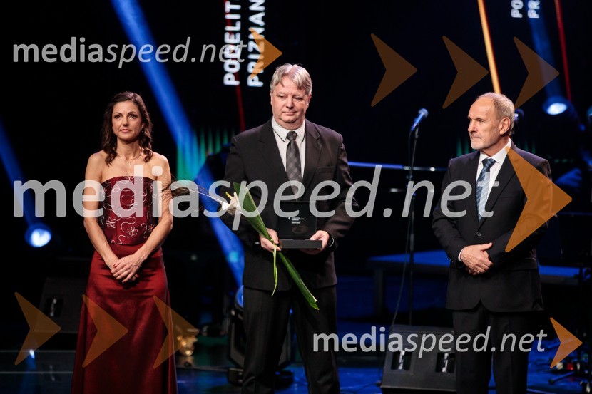  Petra Tramte,  vodja, Sektor za razvoj in programe športa;  Roman Gradišek;  Viktor Grošelj, predsednik Odbora za podeljevanje Bloudkovih priznanj60. podelitev Bloudkovih priznanj za leto 2024