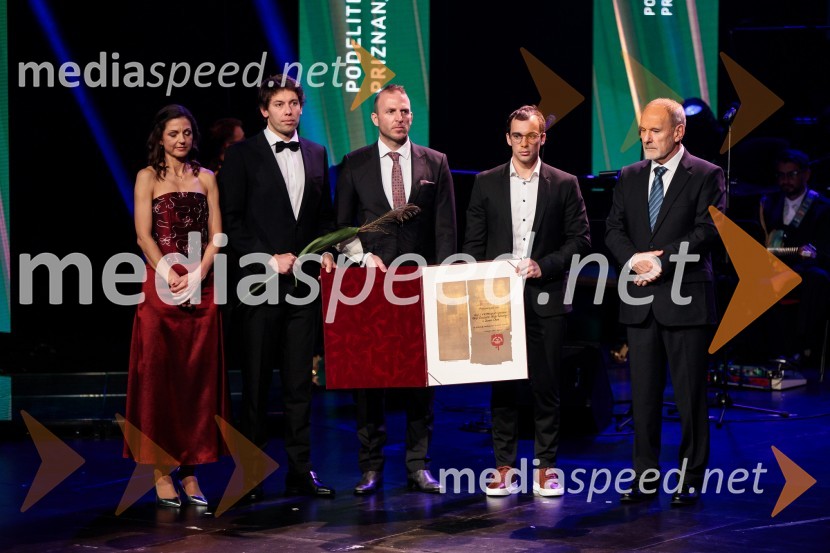  Petra Tramte,  vodja, Sektor za razvoj in programe športa;  Anže Urankar, kajak-kanu, K-1 sprint, slalom;  Nejc Žnidarčič, kanuist;  Simon Oven, kanuist;  Viktor Grošelj, predsednik Odbora za podeljevanje Bloudkovih priznanj60. podelitev Bloudkovih priznanj za leto 2024