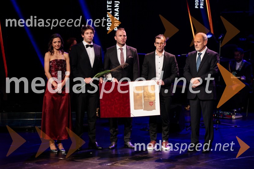  Petra Tramte,  vodja, Sektor za razvoj in programe športa;  Anže Urankar, kajak-kanu, K-1 sprint, slalom;  Nejc Žnidarčič, kanuist;  Simon Oven, kanuist;  Viktor Grošelj, predsednik Odbora za podeljevanje Bloudkovih priznanj60. podelitev Bloudkovih priznanj za leto 2024