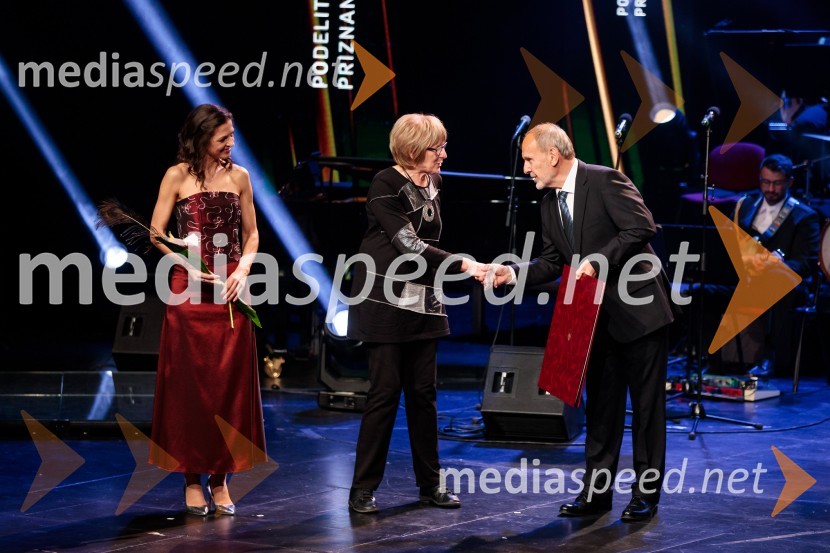  Petra Tramte,  vodja, Sektor za razvoj in programe športa;  Irena Rosa, lokostrelstvo;  Viktor Grošelj, predsednik Odbora za podeljevanje Bloudkovih priznanj60. podelitev Bloudkovih priznanj za leto 2024