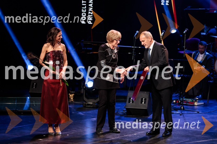  Petra Tramte,  vodja, Sektor za razvoj in programe športa;  Irena Rosa, lokostrelstvo;  Viktor Grošelj, predsednik Odbora za podeljevanje Bloudkovih priznanj60. podelitev Bloudkovih priznanj za leto 2024