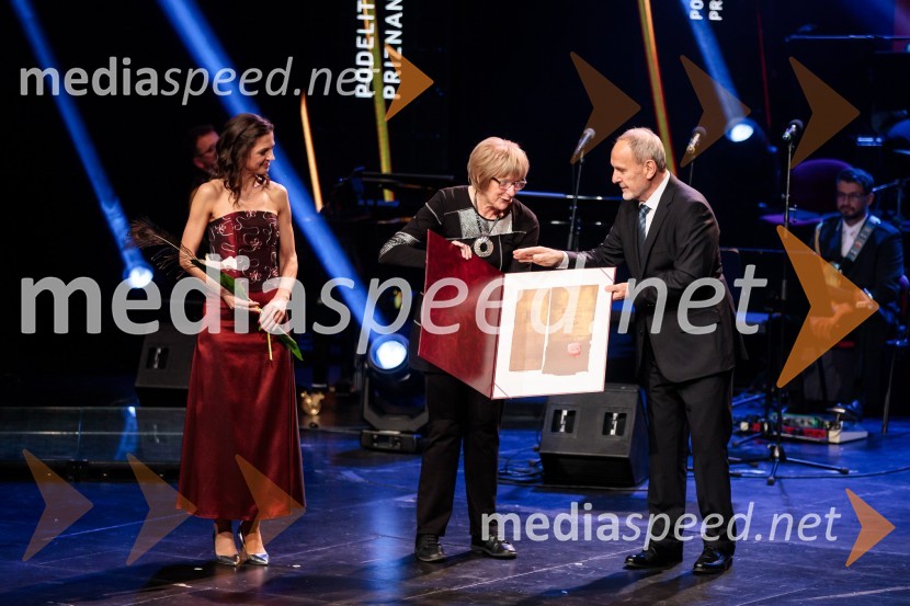  Petra Tramte,  vodja, Sektor za razvoj in programe športa;  Irena Rosa, lokostrelstvo;  Viktor Grošelj, predsednik Odbora za podeljevanje Bloudkovih priznanj60. podelitev Bloudkovih priznanj za leto 2024