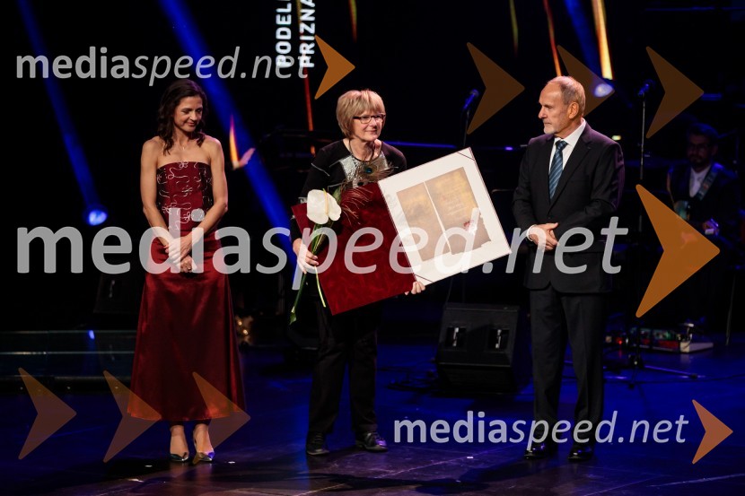  Petra Tramte,  vodja, Sektor za razvoj in programe športa;  Irena Rosa, lokostrelstvo;  Viktor Grošelj, predsednik Odbora za podeljevanje Bloudkovih priznanj60. podelitev Bloudkovih priznanj za leto 2024