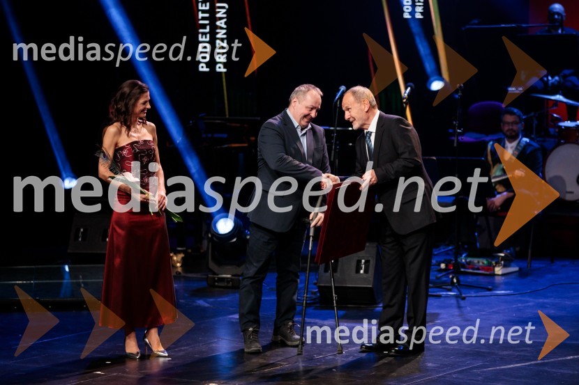  Petra Tramte,  vodja, Sektor za razvoj in programe športa;   Franček  Gorazd Tiršek, slovenski paraolimpijec in strelec;  Viktor Grošelj, predsednik Odbora za podeljevanje Bloudkovih priznanj60. podelitev Bloudkovih priznanj za leto 2024