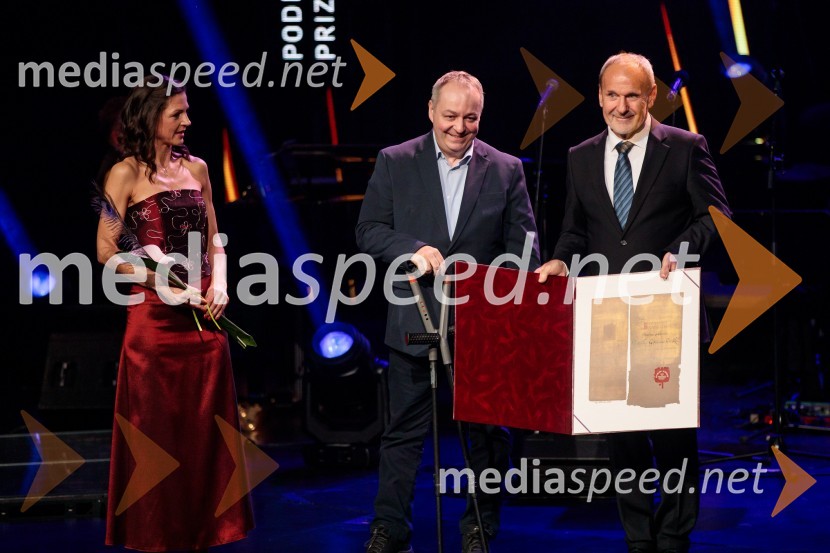  Petra Tramte,  vodja, Sektor za razvoj in programe športa;   Franček  Gorazd Tiršek, slovenski paraolimpijec in strelec;  Viktor Grošelj, predsednik Odbora za podeljevanje Bloudkovih priznanj60. podelitev Bloudkovih priznanj za leto 2024