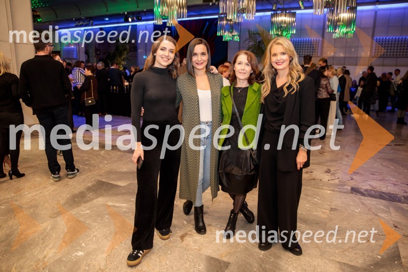  ... ;  Nina Strnad, pevka;  Romana Möderndorfer, Teater;  ... 60. podelitev Bloudkovih priznanj za leto 2024