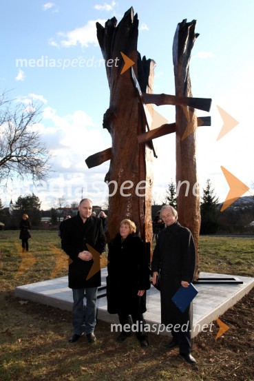  Mitja Čander, pisatelj in kulturnik, Beletrina;  Dragica  Čadež, kiparka; prof. dr. Oto Rimele, prorektor Univerze v MariboruPrešernova nagrajenca 2025: Dragica Čadež in Dragan Živadinov