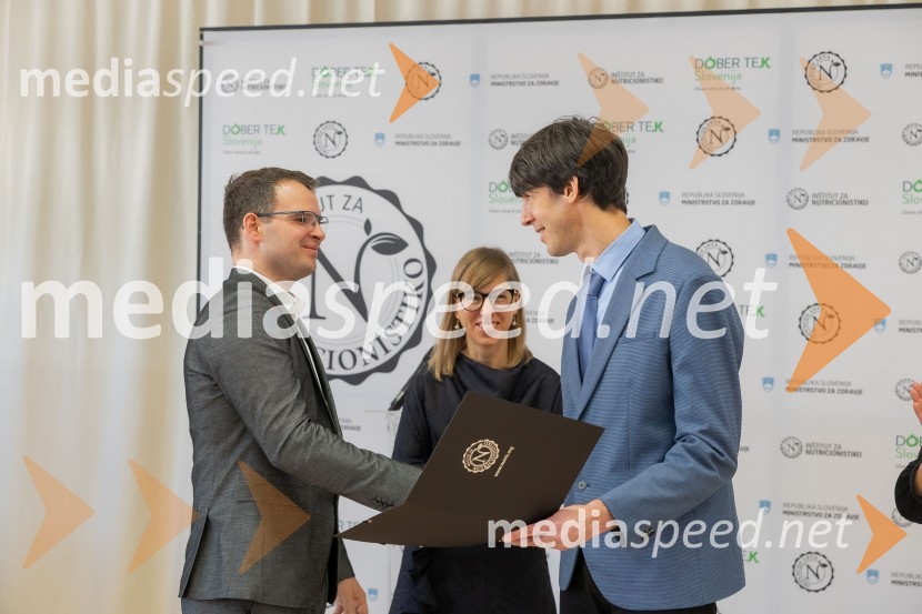  ... ; doc. dr. Anita Kušar, raziskovalka, pomočnica vodje raziskovalne skupine, Inštitut za nutricionistiko; prof. dr. Igor Pravst, vodja raziskovalne skupine, Inštitut za nutricionistikoInovativna živila 2025