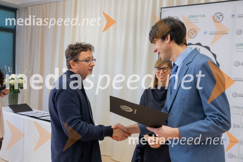  ... ; prof. dr. Igor Pravst, vodja raziskovalne skupine, Inštitut za nutricionistiko; doc. dr. Anita Kušar, raziskovalka, pomočnica vodje raziskovalne skupine, Inštitut za nutricionistikoInovativna živila 2025