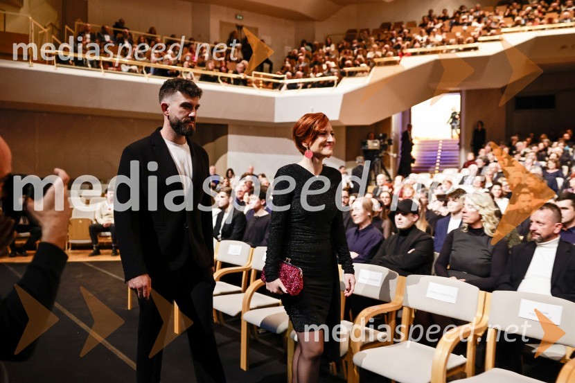  ... ; dr. Asta Vrečko, ministrica za kulturoDržavna proslava ob slovenskem kulturnem prazniku s podelitvijo Prešernovih nagrad
