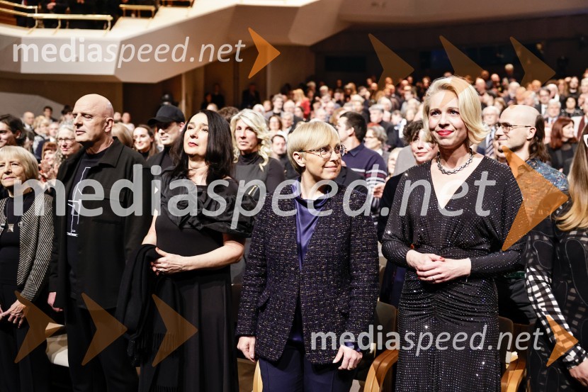  Dragica  Čadež, kiparka;  Dragan  Živadinov, performer;  Zdenka Badovinac, kustosinja; dr. Nataša Pirc Musar, predsednica Republike Slovenije; mag. Urška Klakočar Zupančič, predsednica Državnega zbora RS, podpredsednica, Gibanje SvobodaDržavna proslava ob slovenskem kulturnem prazniku s podelitvijo Prešernovih nagrad