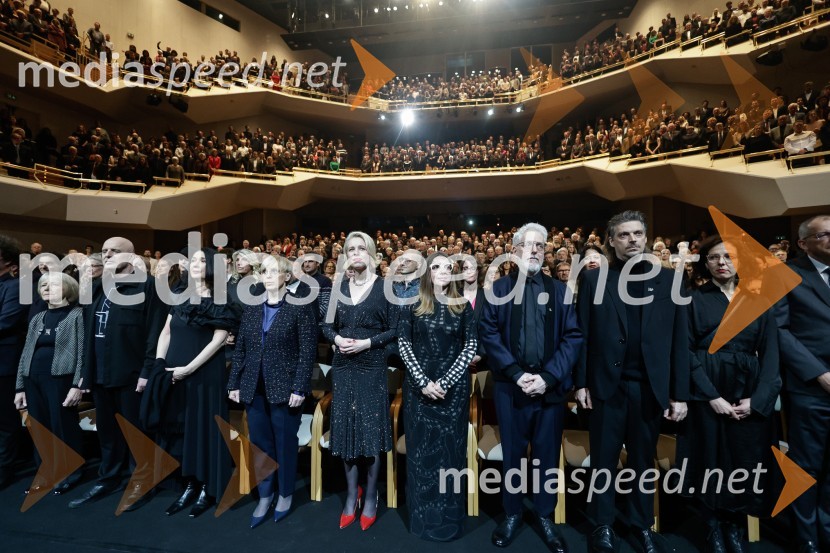  Dragica Čadež, kiparka;  Dragan  Živadinov, performer;  Zdenka Badovinac, kustosinja; dr. Nataša Pirc Musar, predsednica Republike Slovenije; mag. Urška Klakočar Zupančič, predsednica Državnega zbora RS, podpredsednica, Gibanje Svoboda;  Mina  Žabnikar- Mina Fina, umetnica;  Damjan Ilić;  Ivian Kan  Mujezinović;  Nika Autor, vizualna umetnicaDržavna proslava ob slovenskem kulturnem prazniku s podelitvijo Prešernovih nagrad