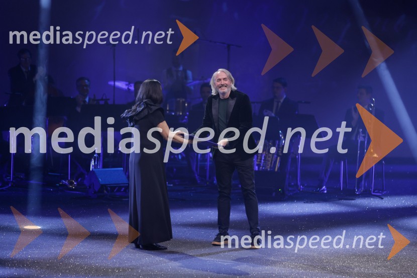  Zdenka Badovinac, kustosinja;  Julij Zornik, oblikovalec zvokaDržavna proslava ob slovenskem kulturnem prazniku s podelitvijo Prešernovih nagrad