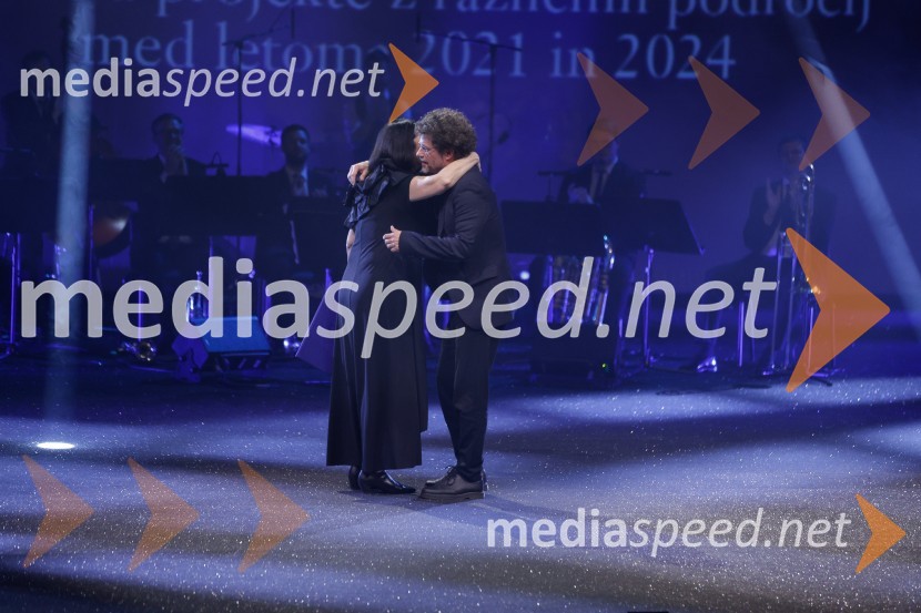  Zdenka Badovinac, kustosinja;  Tomaž Grom, glasbenikDržavna proslava ob slovenskem kulturnem prazniku s podelitvijo Prešernovih nagrad