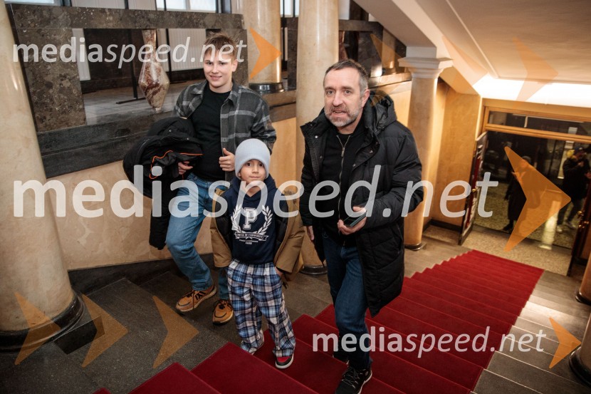  Kevin Cvetko;  Teo Anton Cvetko;  Borut  Cvetko, kreativni direktor, Mediaspeed d.o.o.Dogodivščine Zvitorepca, Trdonje in Lakotnika, premiera predstave v SMG Ljubljana