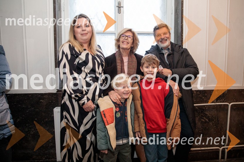  Maša Muster, Mediana;  Niko Muster;  Blanka Muster;  Mark Muster;  Miklavž MusterDogodivščine Zvitorepca, Trdonje in Lakotnika, premiera predstave v SMG Ljubljana