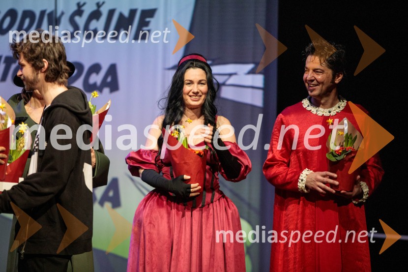  Maruša Oblak, igralka;  Liam Hlede, inspicinet in kitaristDogodivščine Zvitorepca, Trdonje in Lakotnika, premiera predstave v SMG Ljubljana