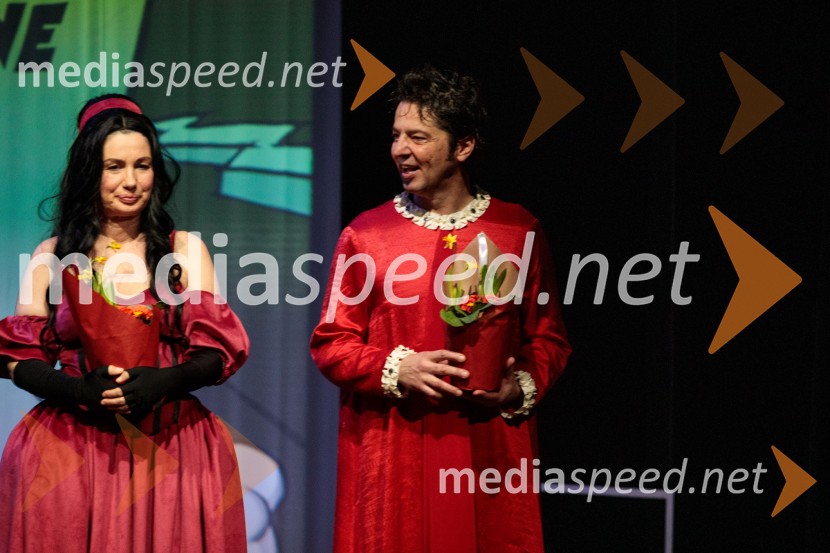  Maruša Oblak, igralka;  Liam Hlede, inspicinet in kitaristDogodivščine Zvitorepca, Trdonje in Lakotnika, premiera predstave v SMG Ljubljana