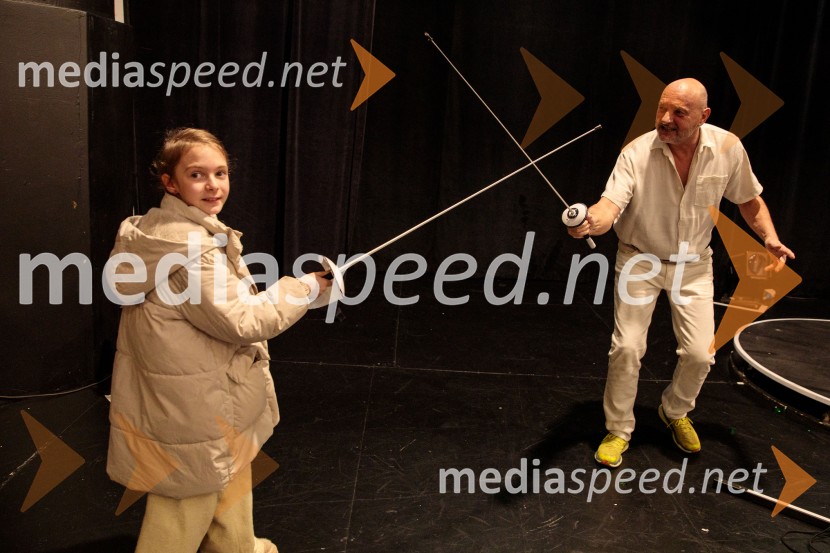  ... ;  Dario Varga, igralecDogodivščine Zvitorepca, Trdonje in Lakotnika, premiera predstave v SMG Ljubljana