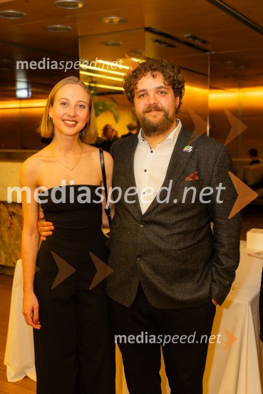  Lara Ekar Grlj, koreografinja;  Luka Marcen, režiserIn ljubezen tudi, premiera predstave v Cankarjevem domu