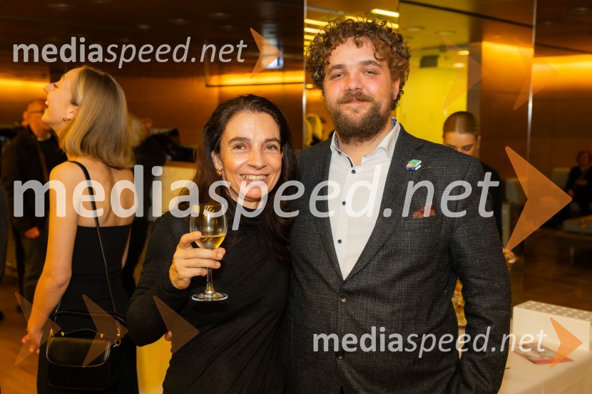  Nuša Ekar, novinarka;  Luka Marcen, režiserIn ljubezen tudi, premiera predstave v Cankarjevem domu