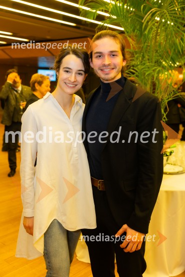  Gaja Filač, igralka;  David ChampaigneIn ljubezen tudi, premiera predstave v Cankarjevem domu