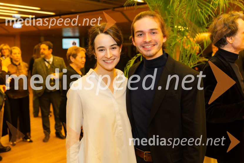  Gaja Filač, igralka;  David ChampaigneIn ljubezen tudi, premiera predstave v Cankarjevem domu