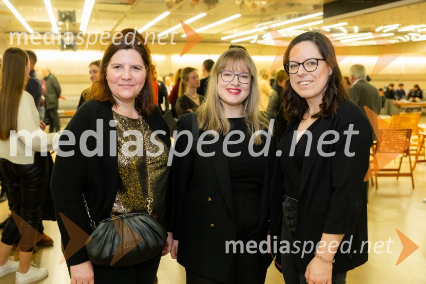  Teja Pelko, novinarka;  ... ;  Medeja  Medved, Cankarjev domIn ljubezen tudi, premiera predstave v Cankarjevem domu